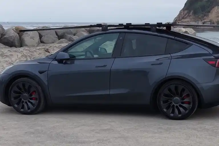 Sleek and low-profile design minimizes drag while driving.