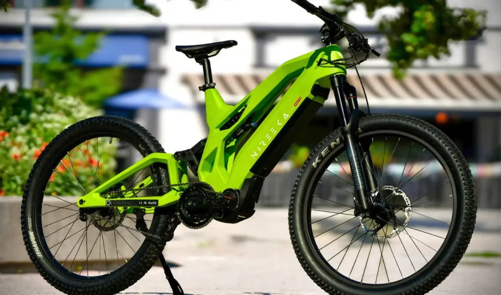 Nireeka SpectreX features a carbon fiber frame and 6,000W motor
